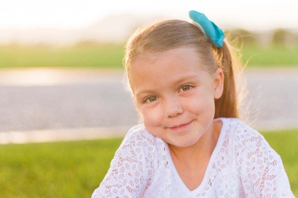 Family portrait photographer | BDE Photography by Raecale | Northern Utah Photographer | Cache Valley Family Photographer | traveling photographer living on a converted bus 