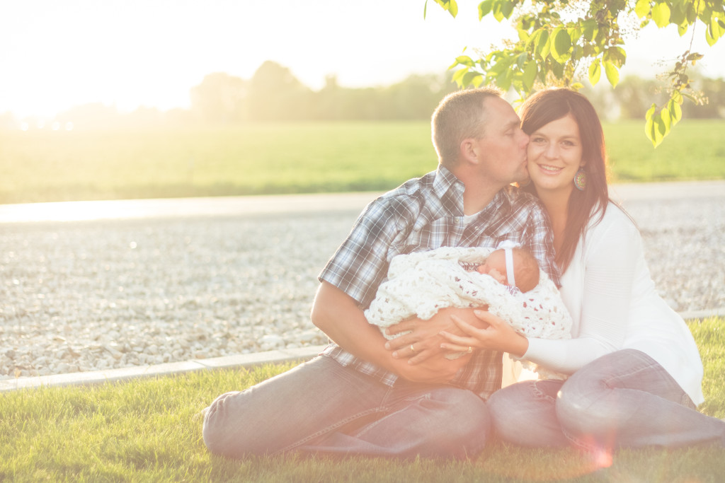 Family portrait photographer | BDE Photography by Raecale | Northern Utah Photographer | Cache Valley Family Photographer | traveling photographer living on a converted bus 