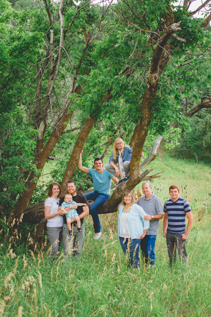 family portraits | BDE photography by Raecale | Cache County Photographer | traveling photographer | photographer lives in a converted vintage bus with her family of 7 | utah photographer | lifestyle photographer