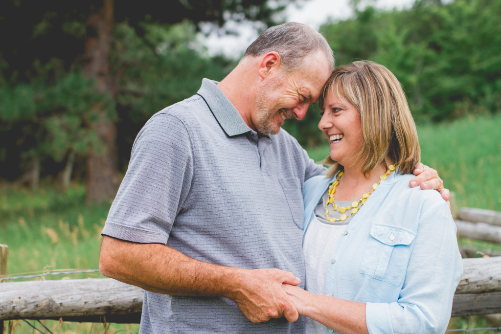 family portraits | BDE photography by Raecale | Cache County Photographer | traveling photographer | photographer lives in a converted vintage bus with her family of 7 | utah photographer | lifestyle photographer