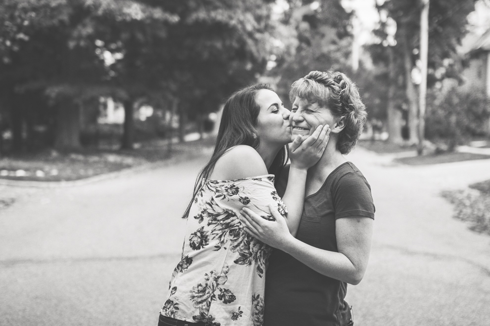 mini sessions | christmas card | family portraits | family photographer | traveling photographer living on a bus | vintage bus conversion | family of 7 | fall family pictures | west michigan photographer | michigan Photographer | south haven photographer | Caledonia photographer | Hastings photographer | south haven photographer | allegan high school | class of 2017