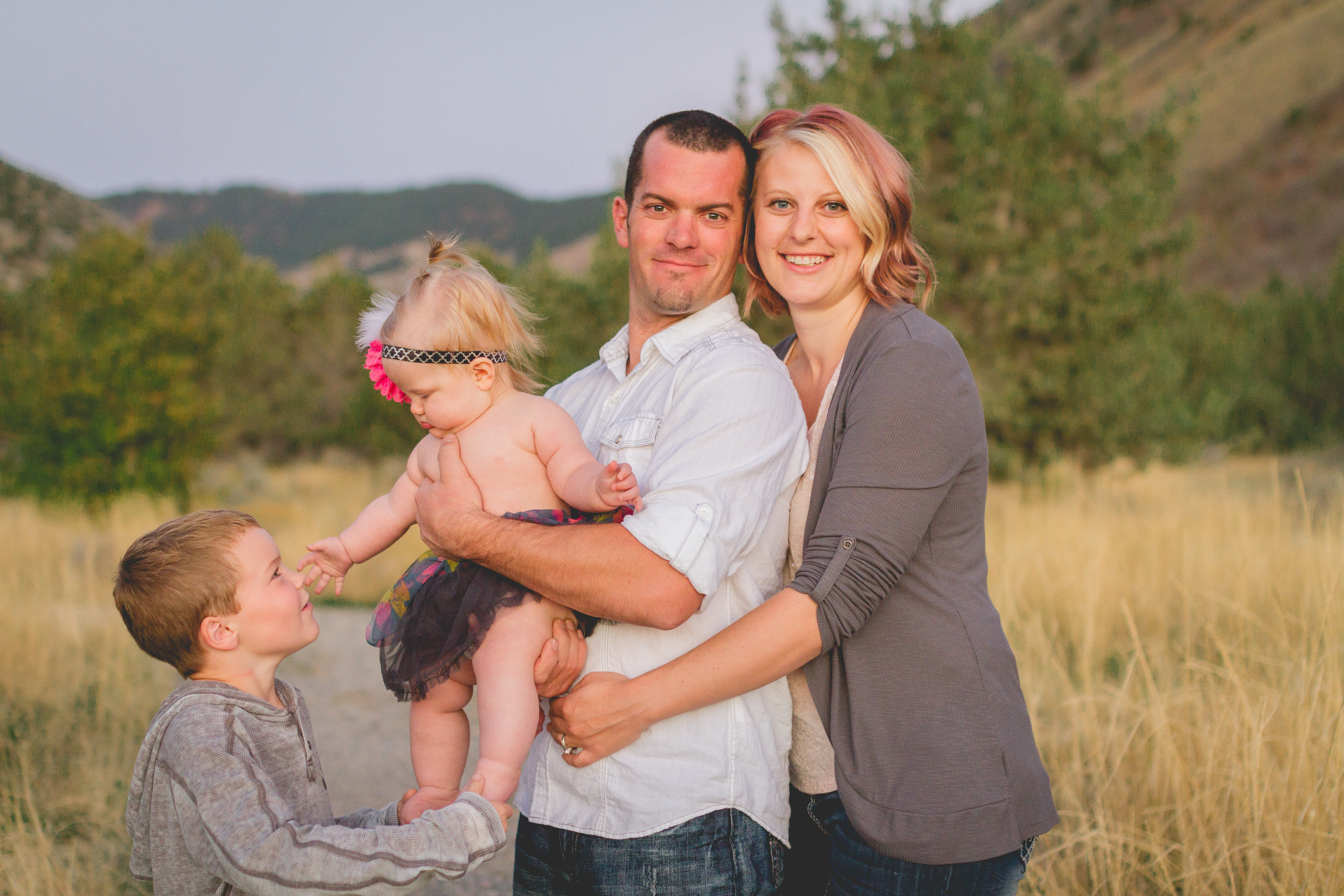 family portraits | family photographer | utah photographer | cache valley photographer | traveling photographer living on a bus | vintage bus conversion | family of 7 | bingham family | fall family pictures